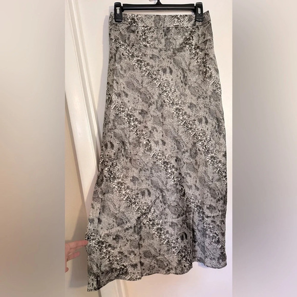 NWT Free‎ People Normani Bias Snake-print Midi Skirt Grey Size 0 - Picture 5 of 12